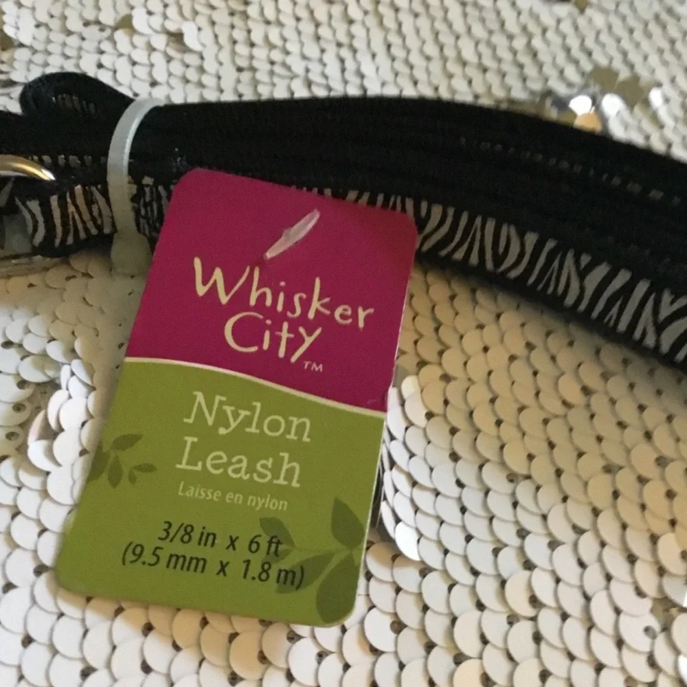 Whiskey City Pet Leash In trending animal print NWT
